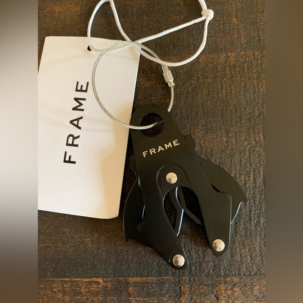 NWT-Frame Key Chain - Picture 6 of 8